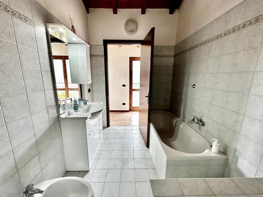 3Br Villetta Con Panoramica Sul Lago Нессо Экстерьер фото