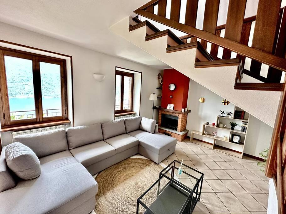 3Br Villetta Con Panoramica Sul Lago Нессо Экстерьер фото
